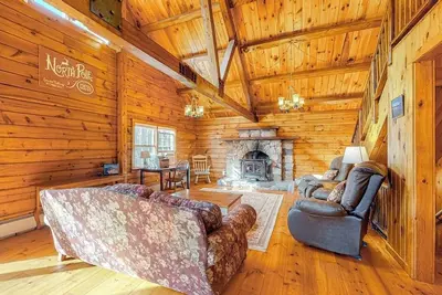 Image de Inviting dog-friendly cabin on 23 acres - sauna, skiing, firepit, & washer/dryer