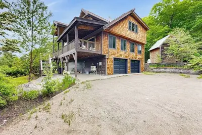 Image de Spectacularly updated family mountain lodge w/deck & amazing views