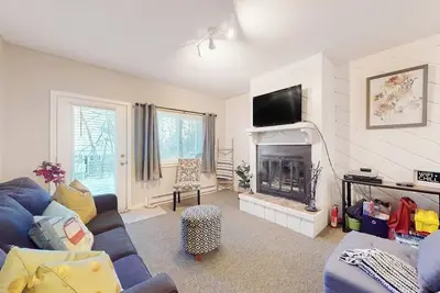 Image de Ski-in/out condo with a pool, tennis & fast WiFi - Sachem Trail at Okemo