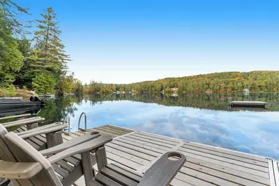 Image de Lakefront house with skiing nearby, dock, and amazing views - dog-friendly