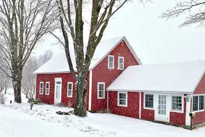 Image de Vermont Farmhouse Getaway Near the Slopes W/ Mtn Views, Free WiFi, Full Kitchen