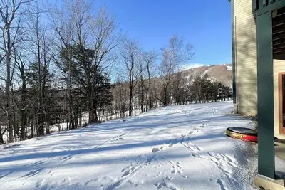 Image de Ski-in/out condo near lifts with a fireplace, pool, hot tub, & tennis
