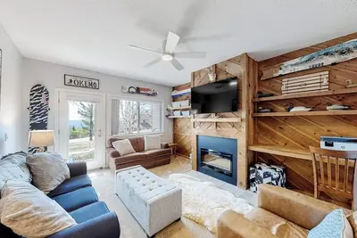 Image de Ski-In/Out Condo with Mountain Views, and Washer/Dryer