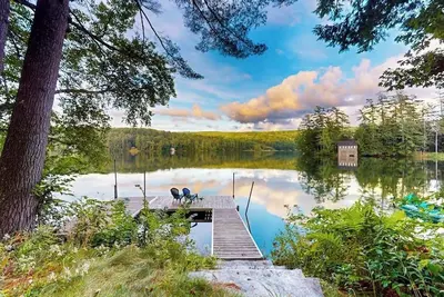 Image de Renovated lakefront cottage w/ hot tub, dock, kayaks, swim platform, & firepit