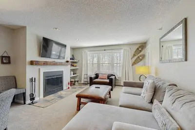 Image de Cozy ski-In/ski-out Winterplace condo w/ hot tubs, indoor pool & fireplace