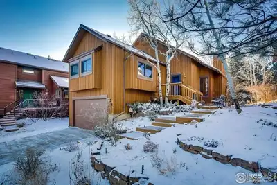 Image de Charming 3-bedroom house in highly attractive south Boulder on open space.