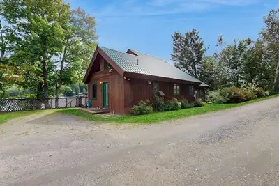 Image de Lakehouse, waterfront, dock, kayaks, wifi, grill, outdoor dining, ping-pong, w/d