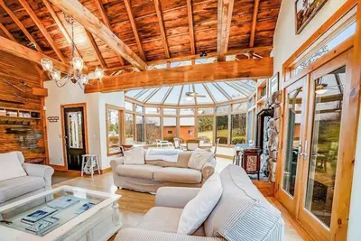 Image de Beautiful, rustic home w/ on-site playground, deck, patio, grill, and fireplace