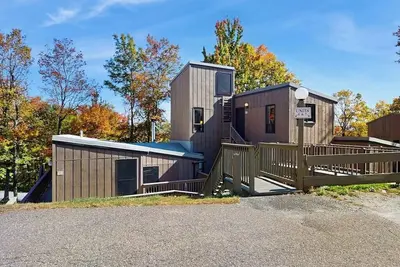 Image de Close to ski resort condo, gas fireplace, balcony, w/d, free shuttle, wifi