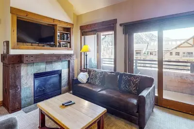 Image de Ski-In/Out Condo with Shared Pool, Hot Tub & Sauna - Walk to Village