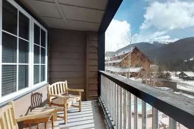 Image de Cozy Mountain Condo with Pool & Hot Tub - Close to the Slopes