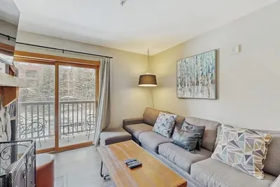 Image de Cozy Ski-In/Ski-Out Condo with WiFi, Pool, & Hot Tub