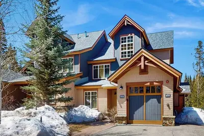 Image de Ground level condo w/ shared pool table & outdoor pool/hot tub - Dogs ok