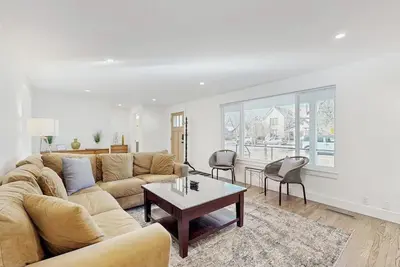Image de Charming Home with Fireplace & Private Washer/Dryer, Close to River & Bike Path
