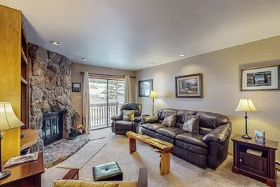 Image de Skier's paradise in Cascade Village w/ pool, fireplace & private balcony