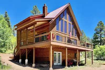 Image de Amazing lake view home with fireplace, W/D, kitchen, grill, balcony, and deck