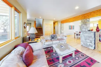 Image de Large Lodge-Style Home Near Ski Resorts w/Private W/D - Dog Friendly