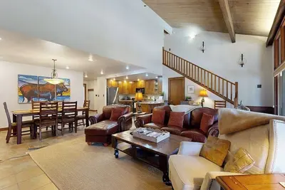 Image de Spacious Condo at Tamarron, Pool/Hot Tub/Workout Access, Golf/Tennis On Site