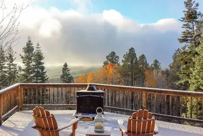 Image de Unplugged dog-friendly getaway with tree-lined views