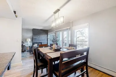 Image de Modern Waterfront Condo w/ Mountain View, W/D, & High Speed WiFi - Near Skiing