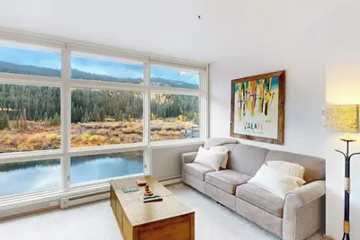 Image de Top-floor condo with spectacular views - waterfront on Snake River