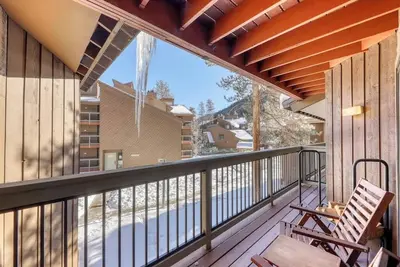 Image de Cozy condo w/ private balcony, shared pool, & hot tub - close to golf & slopes