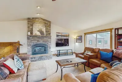 Image de Lovely Home W/ Private Hot Tub, Mtn Views & Free WiFi - Close to Keystone Skiing