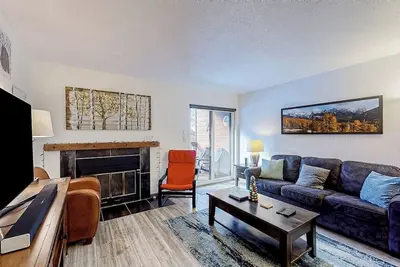 Image de Mountain-View Condo with WiFi and Fireplace - Pool, Hot Tubs, Tennis, and Sauna