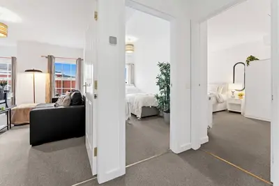 Image de Apartment Sleeps 6 with Parking