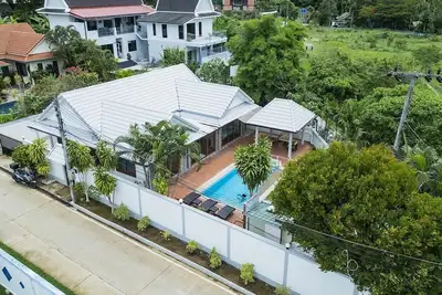 Image de New Tulip 3 Bedroom Pool Villa  Chalong Phuket