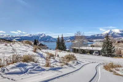 Image de Dog-Friendly, Walkout Basement Getaway w/ Mountain Views - Close to Ski Slopes
