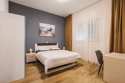 Image de Appartement d'une chambre avec la terrasse Podstrana, Split (A-26028-a)