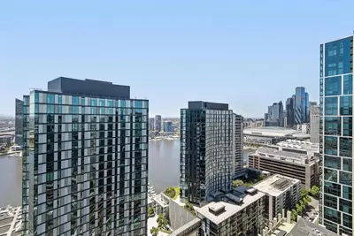 Image de Jaw-dropping harbour views from 3Bd executive pad