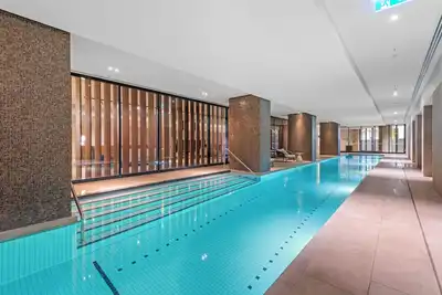 Image de Luxe Docklands Townhouse with 2 Carspaces +Views!