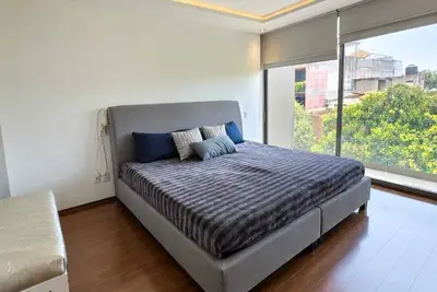 Image de Modern, luxurious and centrally located minimalist house near the Wtc