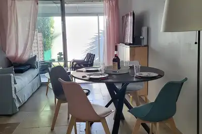Image de Appartement cosy  Rez-de-chaussée à quelques pas des plages parking privé