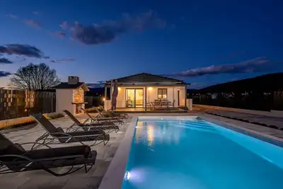 Image de Villa Tranquilla - Peaceful Escape with Heated Pool