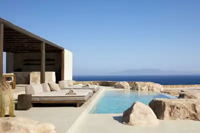 Image de Luxury 8-bdrms estate, heated swimming pool with a view, tennis court, gym