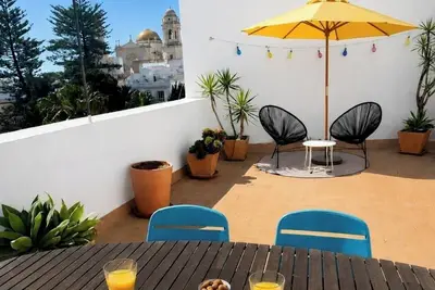 Image de Penthouse in Candelaria. Large terrace overlooking the cathedral