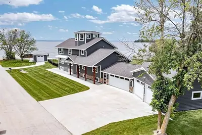 Image de Lakefront Cottage with Nice Sights in Green Bay, Wisconsin