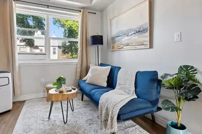 Image de 3 Bedrooms, 2 Kitchens & 2 Bathrooms—Perfect for Groups
