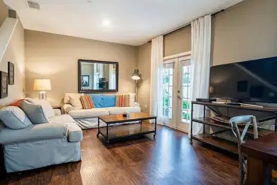 Image de 4br Resort Home 10min from Disney