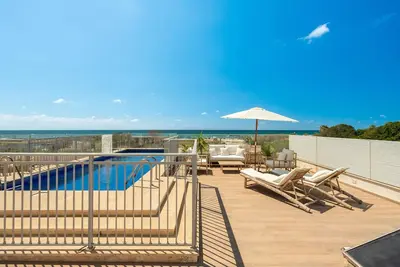 Image de Garden& Rooftop Beachfront Luxury in Shavei Tzion