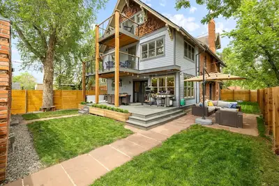 Image de Stunning Home w/Hot Tub, Sauna, 5 Min to Downtown