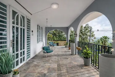Image de Rainforest House, Solar Energy, Near Culebra Ferry