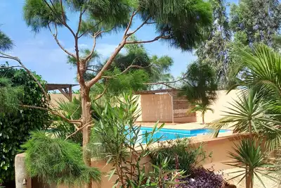 Image de Studio d'hôtes indépendant avec piscine, jardins, terrasse et parking