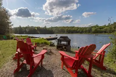 Image de 4 Season Lakefront cottage at Muskoka. Amazing for swimming, boating & fishing!