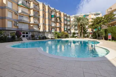 Image de Appartement 'Ático Salou' avec piscine commune, Wi-Fi et climatisation