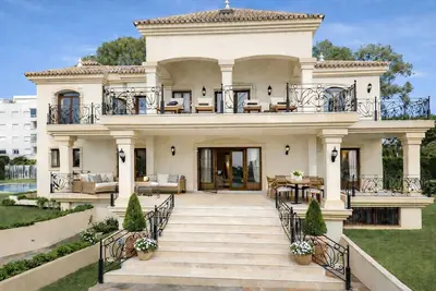 Image de Luxury beachfront villa in Marbella