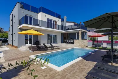Image de Maison de vacances privée avec Wifi, climatisation, piscine privée, Tv, terrasse, animaux admis